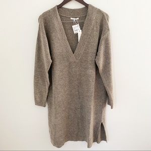 NWT Stitchdrop Fawn Tan Color Long Sleeve V-neck Sweater Dress Size Medium